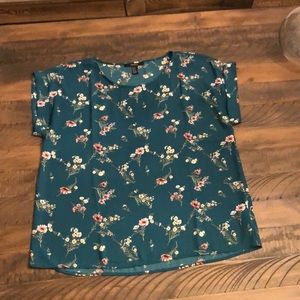 Forever 21 - Floral blouse - Size: Medium